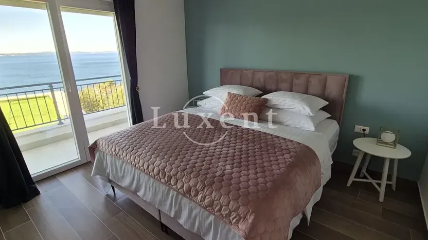 Prodej vily, Omiš, Chorvatsko, 240 m2