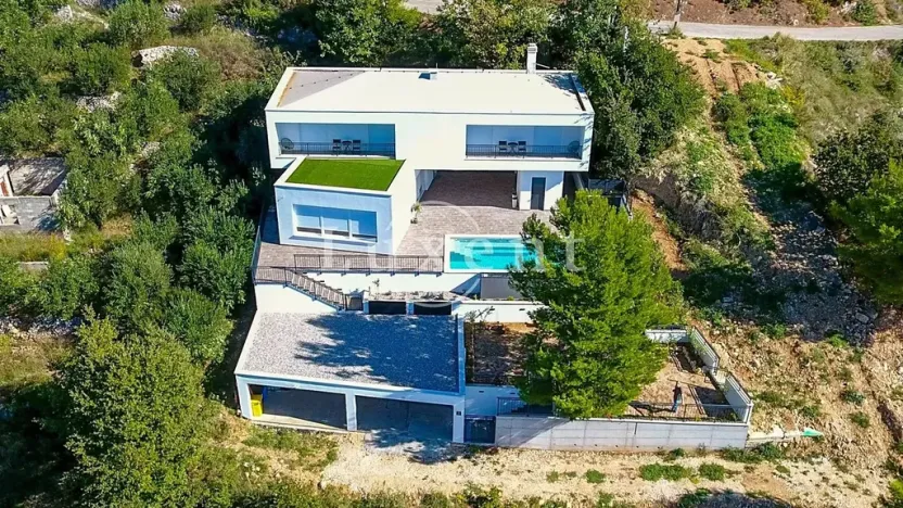 Prodej vily, Omiš, Chorvatsko, 240 m2