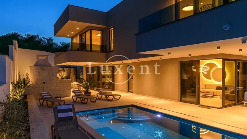 Prodej vily, Trogir, Chorvatsko, 370 m2