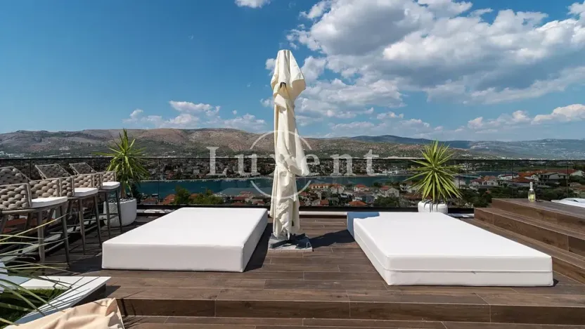 Prodej vily, Trogir, Chorvatsko, 310 m2