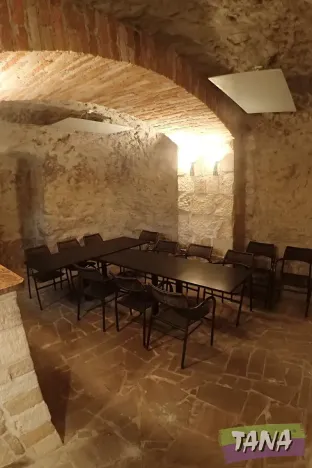 Pronájem restaurace, Mnichovo Hradiště, Masarykovo náměstí, 350 m2