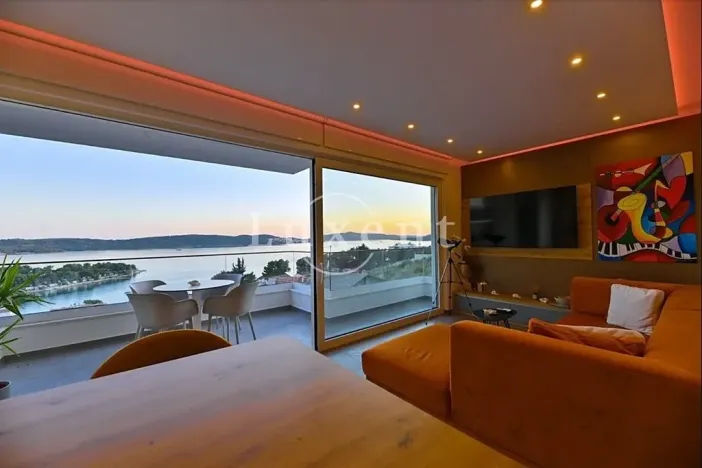 Prodej bytu 3+kk, Trogir, Chorvatsko, 61 m2