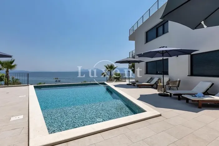 Prodej bytu 3+kk, Sućuraj, Chorvatsko, 220 m2