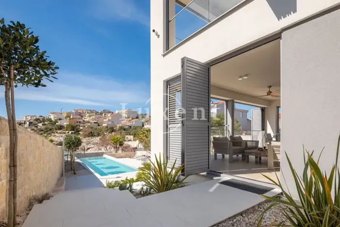 Prodej vily, Rogoznica, Chorvatsko, 675 m2