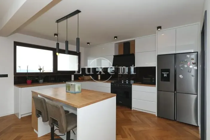 Prodej vily, Zadar, Chorvatsko, 380 m2