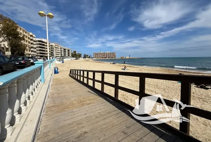 Prodej bytu 2+kk, Torrevieja, Španělsko, 42 m2