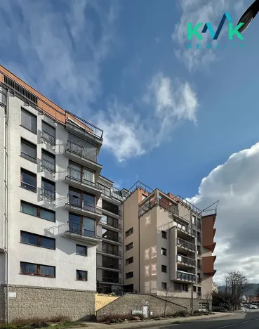 Pronájem bytu 2+kk, Karlovy Vary, Na Vyhlídce, 52 m2