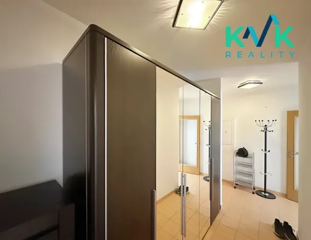 Pronájem bytu 2+kk, Karlovy Vary, Na Vyhlídce, 52 m2