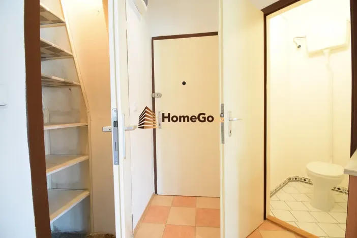 Pronájem bytu 1+1, Praha - Nusle, U gymnázia, 46 m2