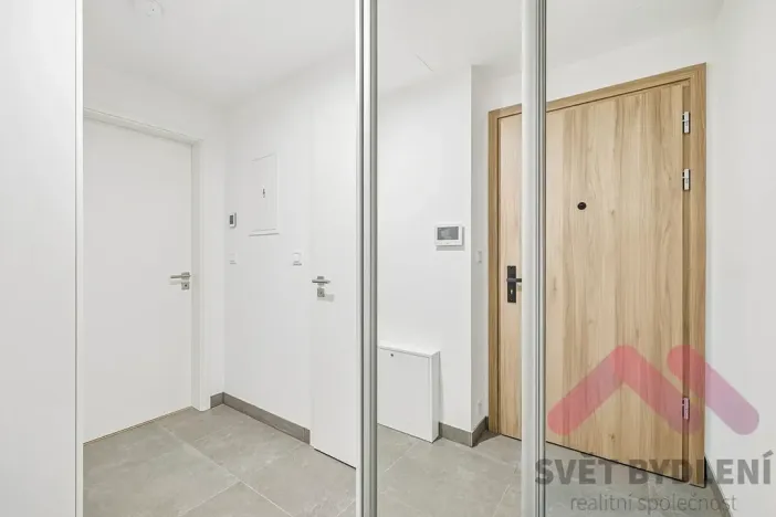 Prodej bytu 1+kk, Praha - Modřany, Komořanská, 37 m2