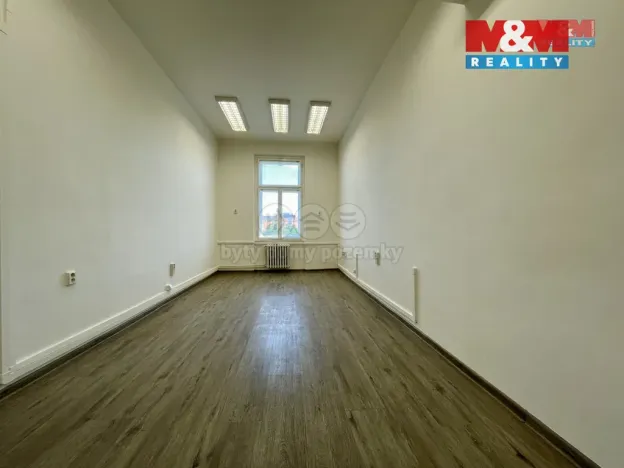 Pronájem obchodního prostoru, Praha - Nové Město, Karlovo náměstí, 18 m2