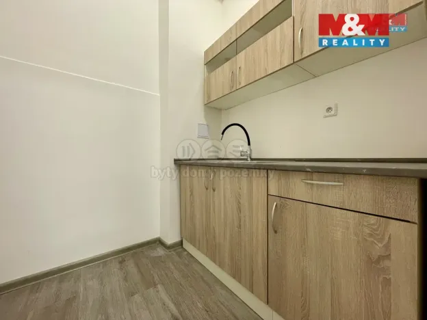 Pronájem obchodního prostoru, Praha - Nové Město, Karlovo náměstí, 18 m2