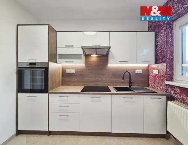 Pronájem bytu 2+1, Liberec - Liberec XXV-Vesec, U Sídliště, 61 m2