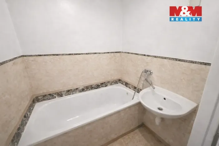 Prodej bytu 2+1, Karviná - Hranice, Čsl. armády, 58 m2