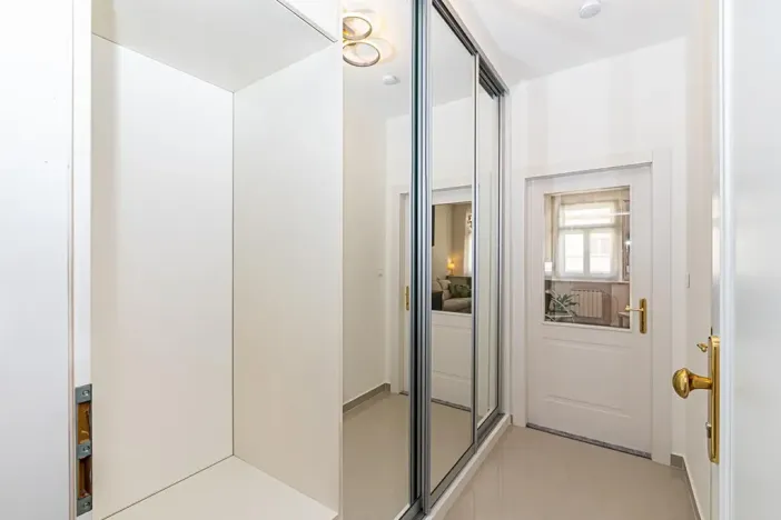 Pronájem bytu 1+kk, Praha - Vinohrady, Záhřebská, 30 m2