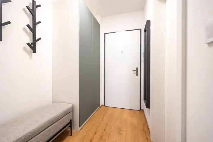 Pronájem bytu 1+kk, Praha, Milánská, 35 m2