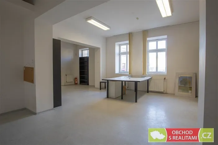 Prodej kanceláře, Chrudim - Chrudim IV, Lupáčova, 612 m2