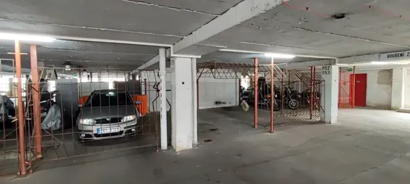 Prodej garážového stání, Praha - Střížkov, Lovosická, 18 m2