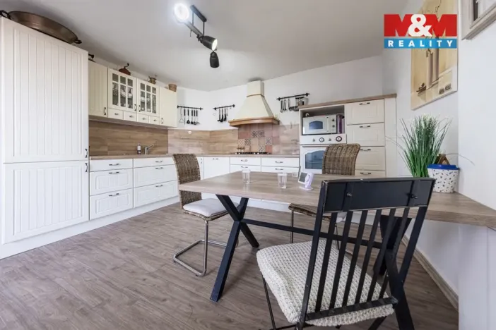 Prodej rodinného domu, Pluhův Žďár, 300 m2