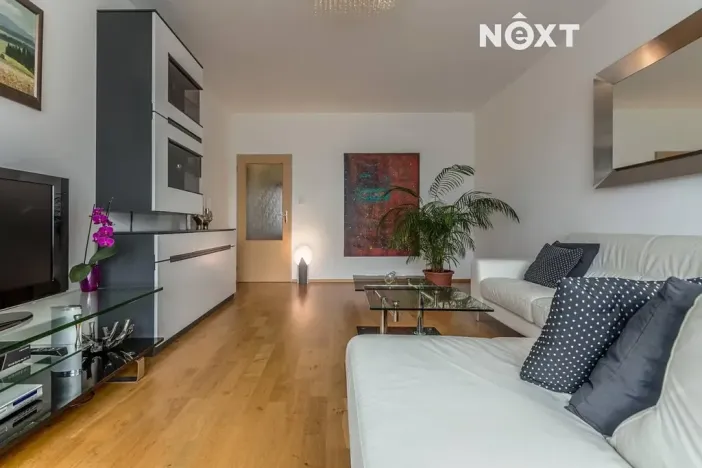 Prodej bytu 3+1, Zliv, Dolní náměstí, 89 m2