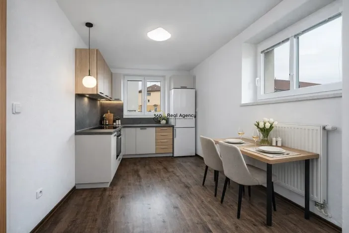 Prodej bytu 2+1, Mníšek pod Brdy, 5. května, 60 m2