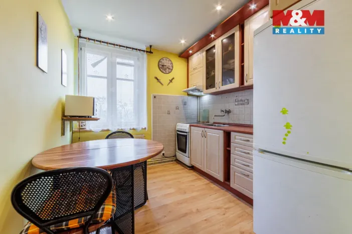 Prodej bytu 2+1, Karlovy Vary - Bohatice, Na Výšině, 45 m2