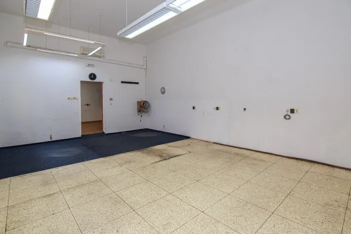 Pronájem obchodního prostoru, Praha - Žižkov, Sudoměřská, 104 m2