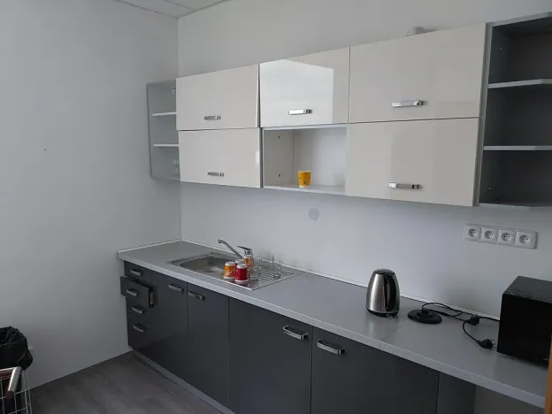 Pronájem kanceláře, Brno, Heršpická, 692 m2