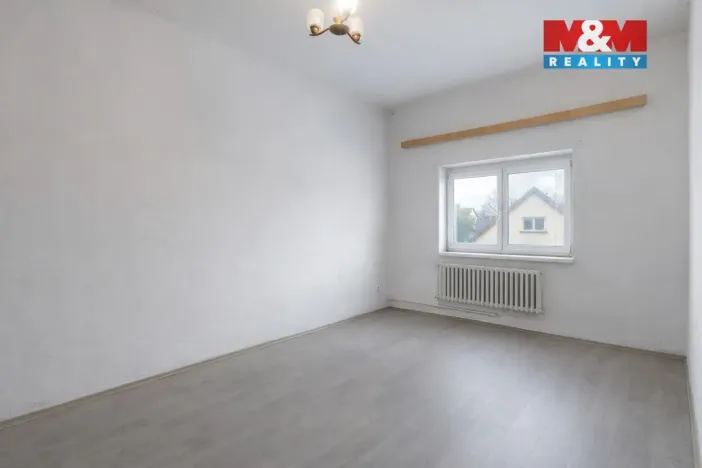 Prodej obchodního prostoru, Paskov, Náměstí, 250 m2