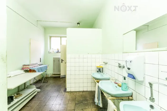 Prodej obchodního prostoru, Hradec Králové, Náhon, 1871 m2