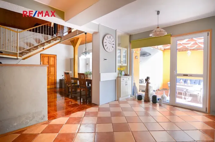 Prodej rodinného domu, Velké Bílovice, Svárov, 213 m2