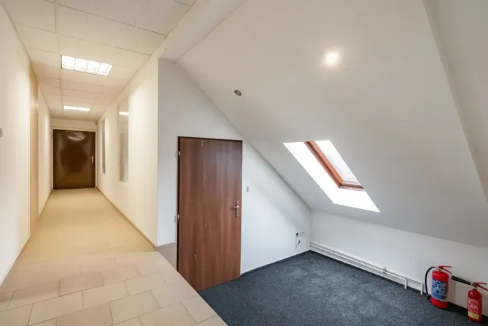 Pronájem kanceláře, Hradec Králové - Rusek, Černilovská, 243 m2