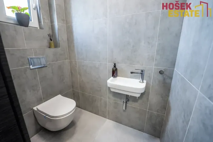 Prodej rodinného domu, Holubice, 93 m2