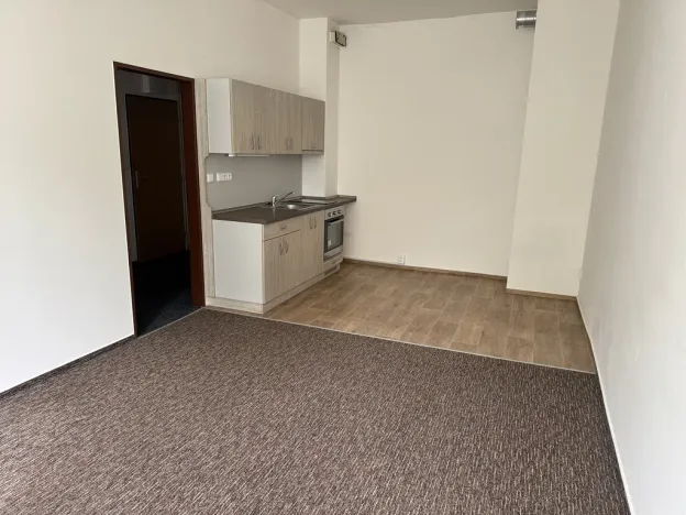 Pronájem bytu 1+kk, Zlín, Zarámí, 29 m2