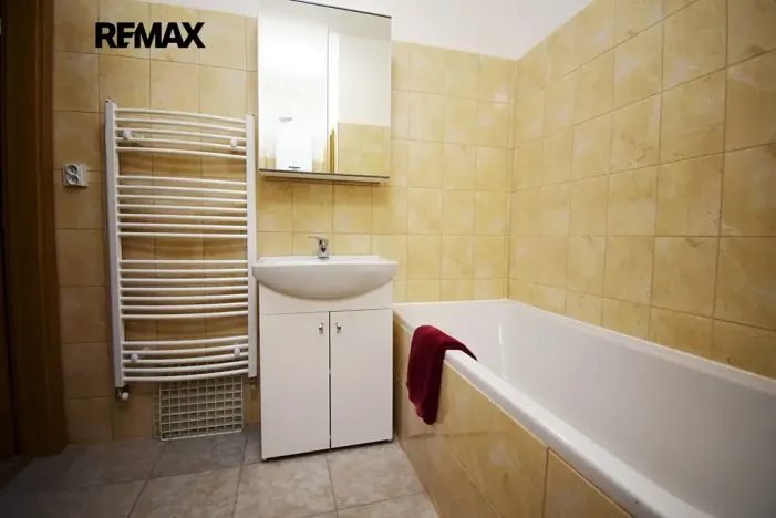 Pronájem bytu 3+1, Zákolany, 75 m2