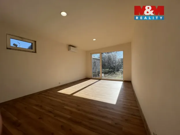 Pronájem bytu 1+kk, Chomutov, Lipská, 38 m2