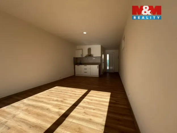 Pronájem bytu 1+kk, Chomutov, Lipská, 38 m2