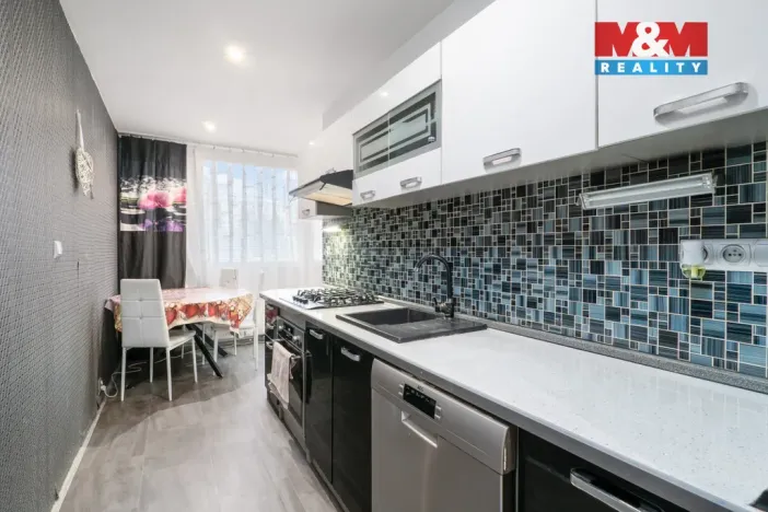 Prodej bytu 3+1, Teplice - Trnovany, Antala Staška, 81 m2