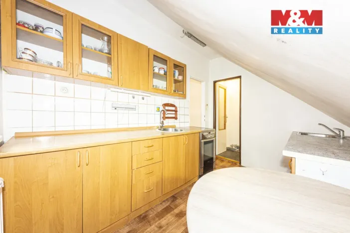 Prodej bytu 3+1, Chvaletice, Husova, 76 m2