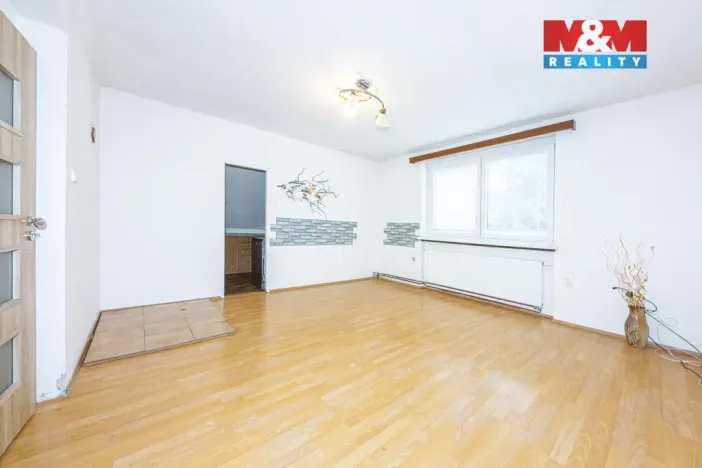 Prodej bytu 3+1, Chvaletice, Husova, 76 m2