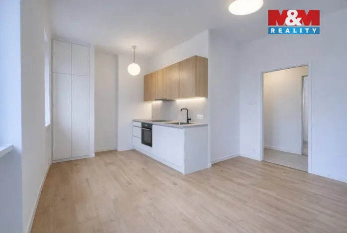 Prodej bytu 3+1, Sytno, 70 m2