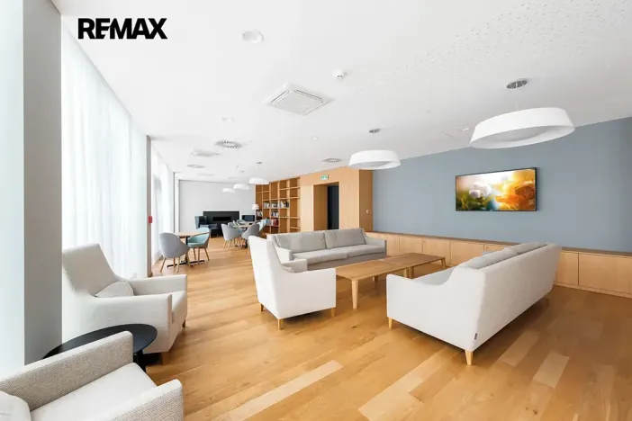 Pronájem bytu 1+kk, Praha - Smíchov, Kobrova, 43 m2