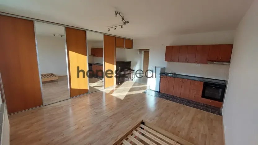 Pronájem bytu 1+kk, Brno, Nadační, 36 m2