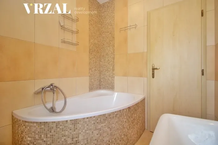 Prodej vícegeneračního domu, Tursko, Ke Statkům, 189 m2