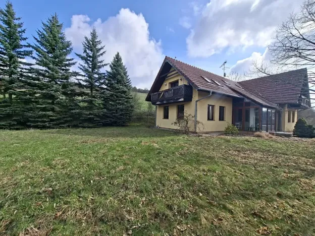 Pronájem atypického bytu, Břestek, 100 m2