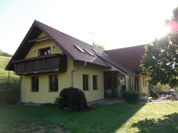 Pronájem vícegeneračního domu, Břestek, 200 m2