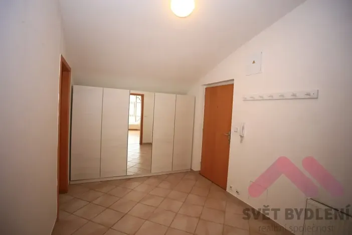 Pronájem bytu 2+kk, Praha - Žižkov, Jeseniova, 52 m2