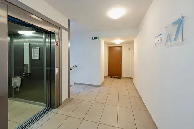 Pronájem bytu 4+kk, Praha - Holešovice, Komunardů, 200 m2