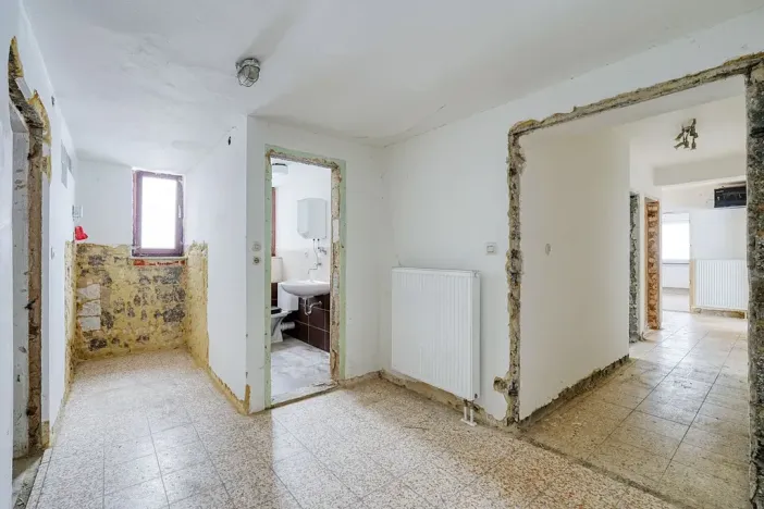 Prodej obchodního prostoru, Furth im Wald, Německo, 584 m2