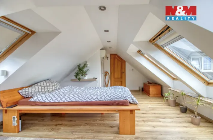 Prodej rodinného domu, Psáry, Pod Skalou, 218 m2